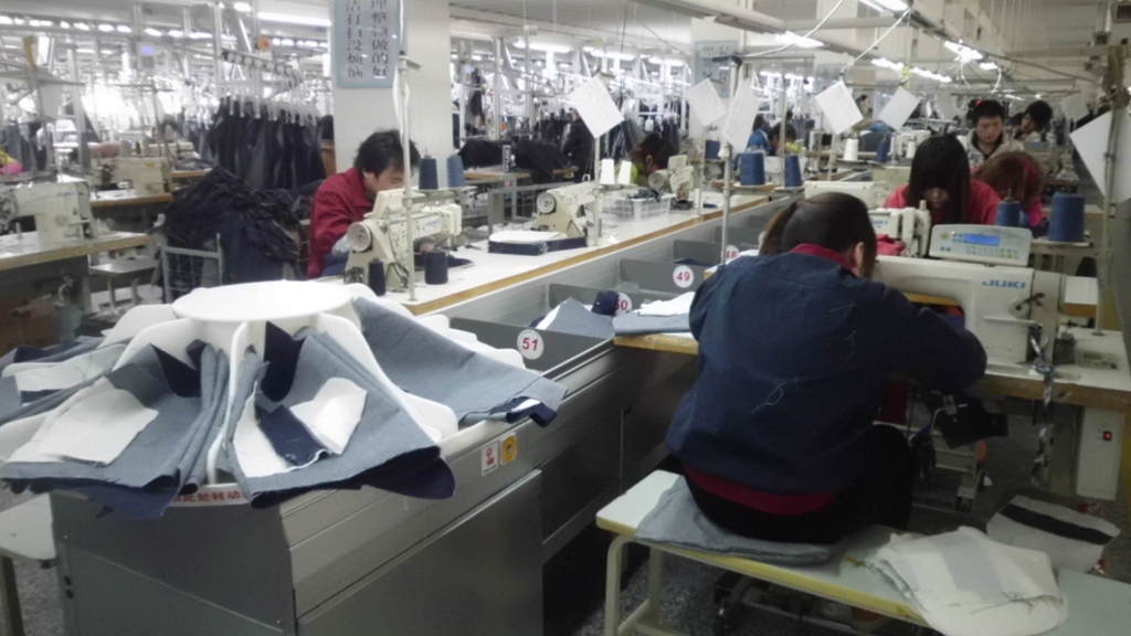 探索服裝鋁合金帶式節(jié)拍流水線 蘇州池久節(jié)能電氣解決方案